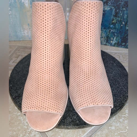 Worn 1X Cole Haan SHILOH peep top stacked heel women’s leather booties size 9.5 - Picture 14 of 17